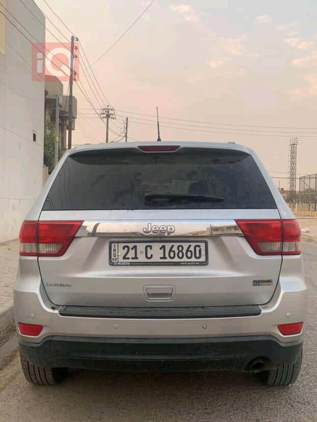 جیپ گراند شیرۆکی